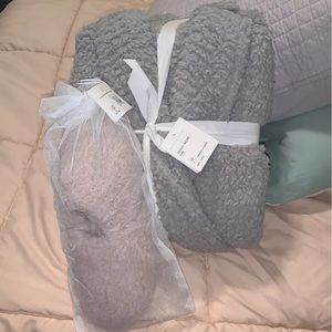 Robe and slipper sherpa set